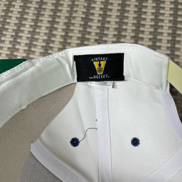 Toronto Maple Leafs Mens Flatbrim Snapback Vintage Hockey White Hat NEW - Picture 6 of 6